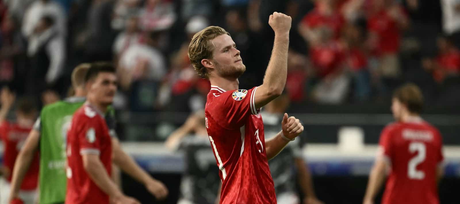 Man United fans choose clear favourite to fix midfield woes - Man United News And Transfer News