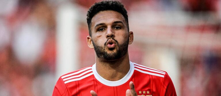 Man United Competes for Goncalo Ramos in Premier League Transfer Duel