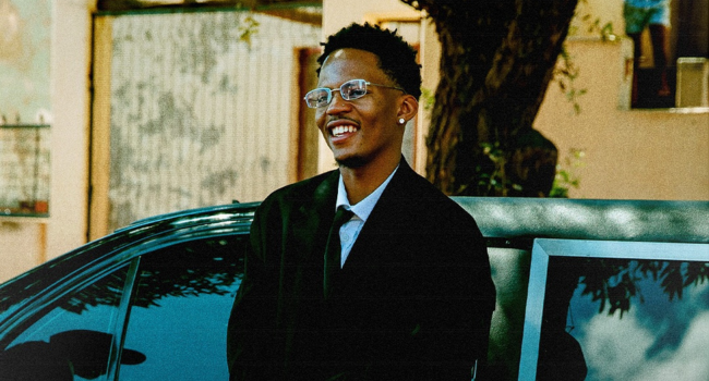 Loatinover Pounds Shines in DJ Clen's 'Mosamelo' Music Video