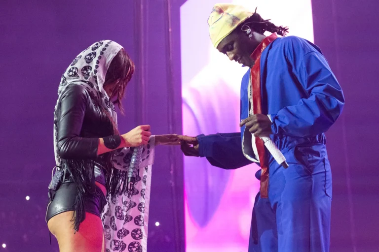 mariah-the-scientist-young-thug-propose-billboard-1800