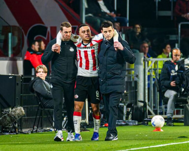 PSV Reports Hamstring Setback for Sergiño Dest After AZ Win