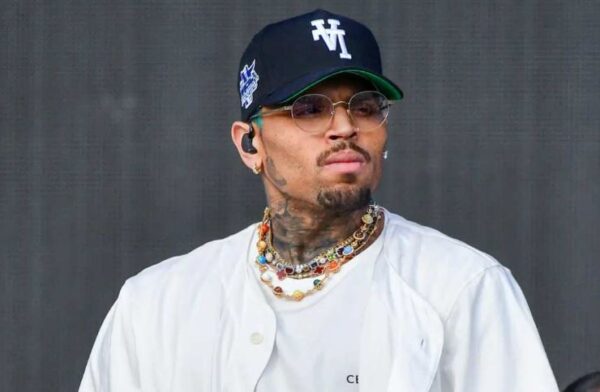 Chris Brown's Onstage Smooch Sparks Backlash Over Boundaries