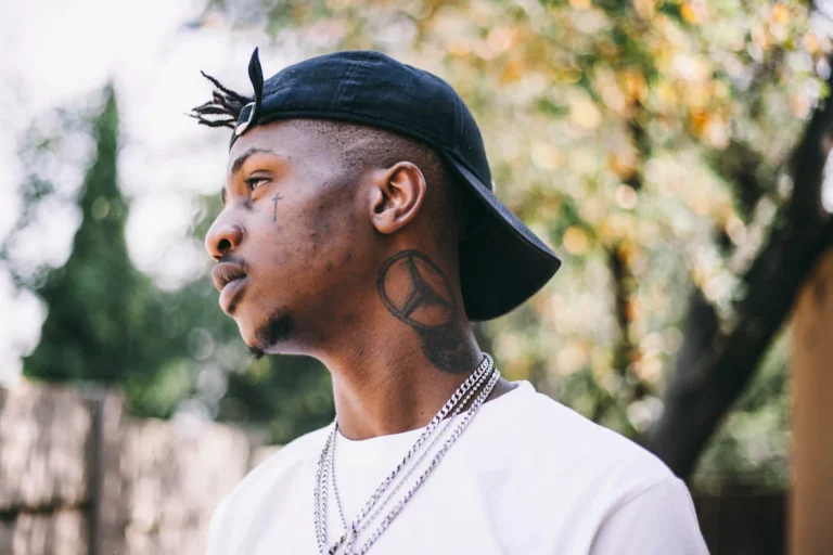 emtee-is-pushing-south-african-trap-to-the-outside-world