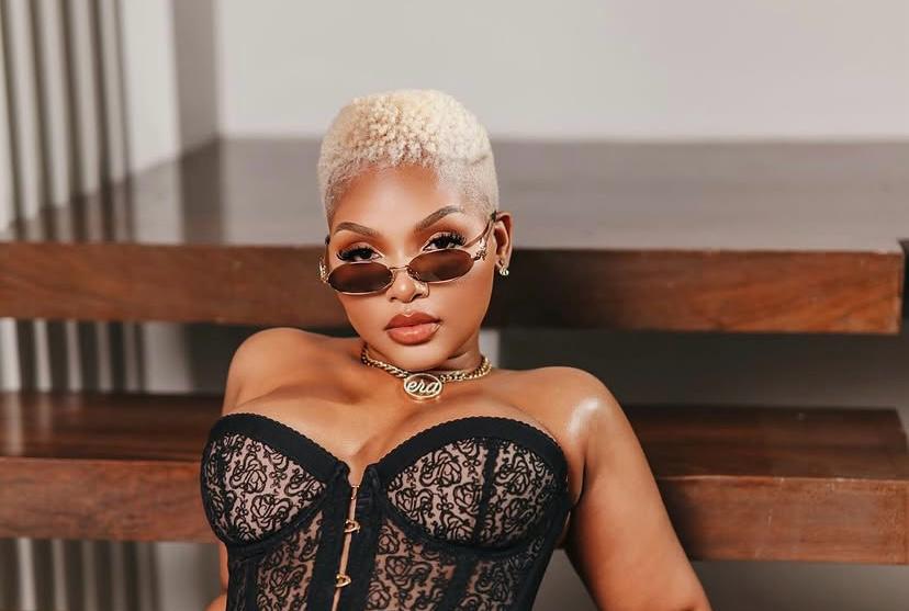 Mawhoo Ignites Passion in 'Nam Angeke' Music Video