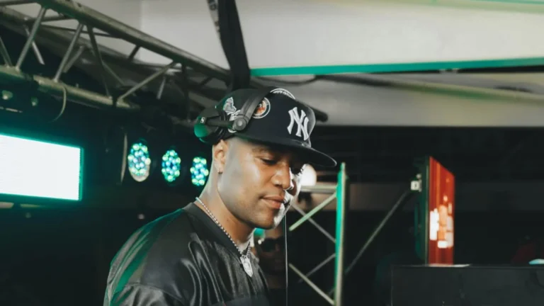 Grooves and Verses: The Symbiotic Dance of DJs and Rappers