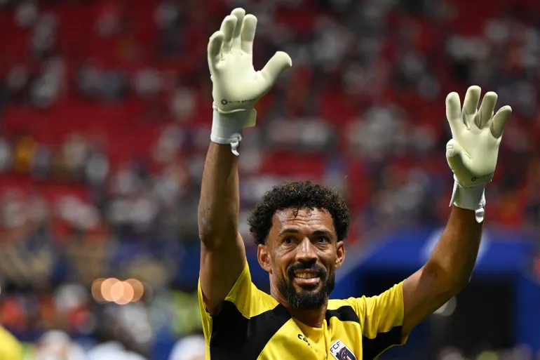 Colo Colo Signs World Cup Ace Vozinha in Groundbreaking Transfer