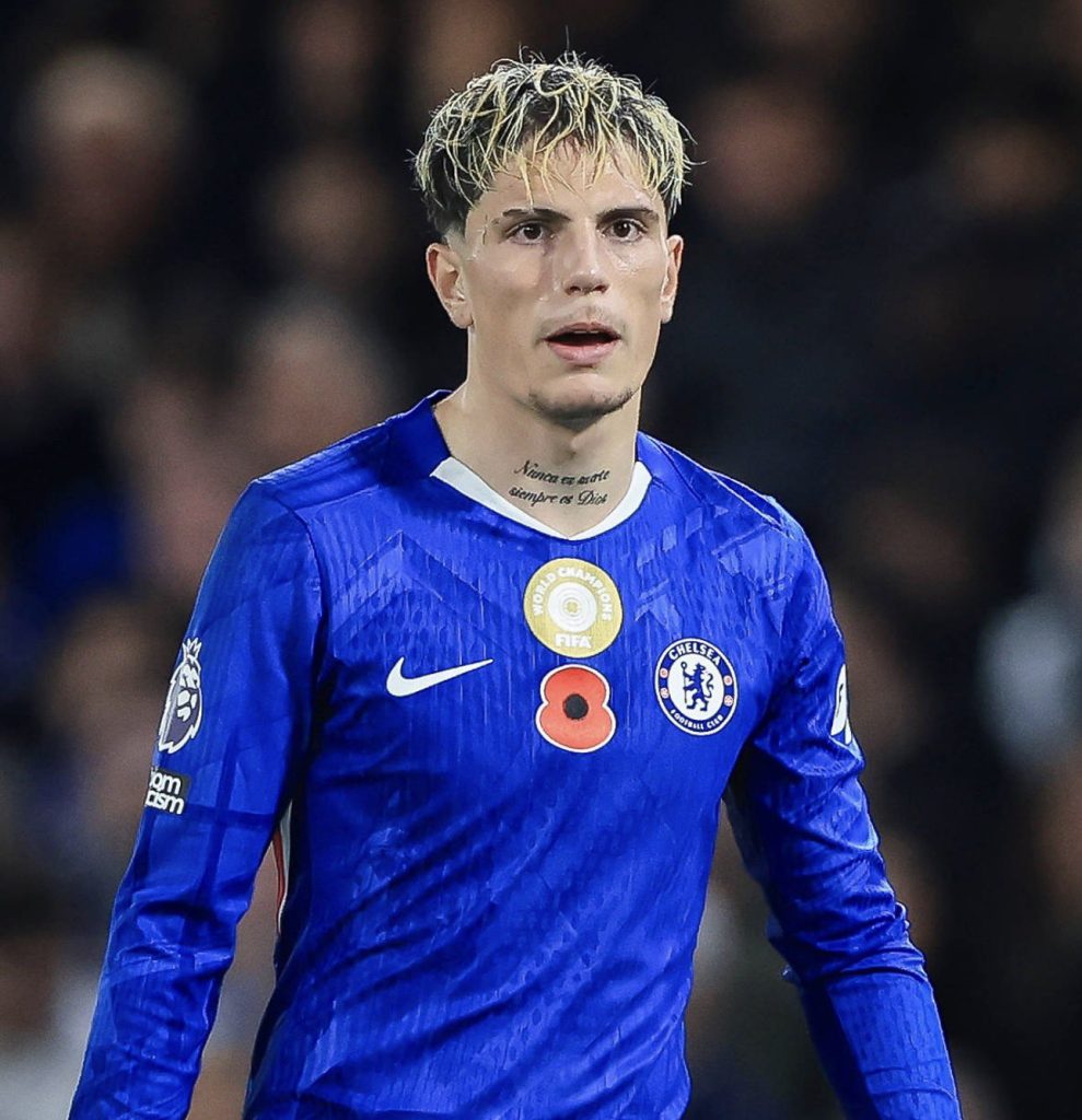 Garnacho Contemplates Chelsea Departure Amid Roma's Interest in Rising Talent