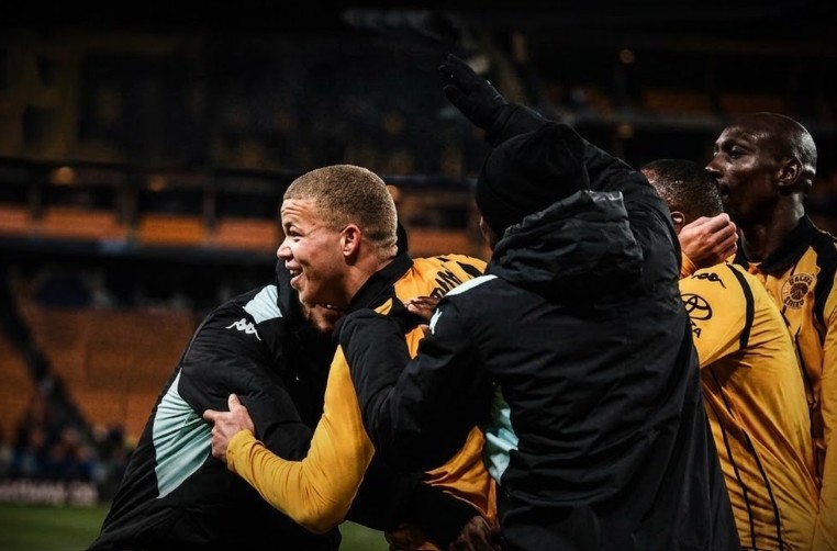 Kaizer Chiefs Capitalize on Rival Draw to Claim Top Spot
