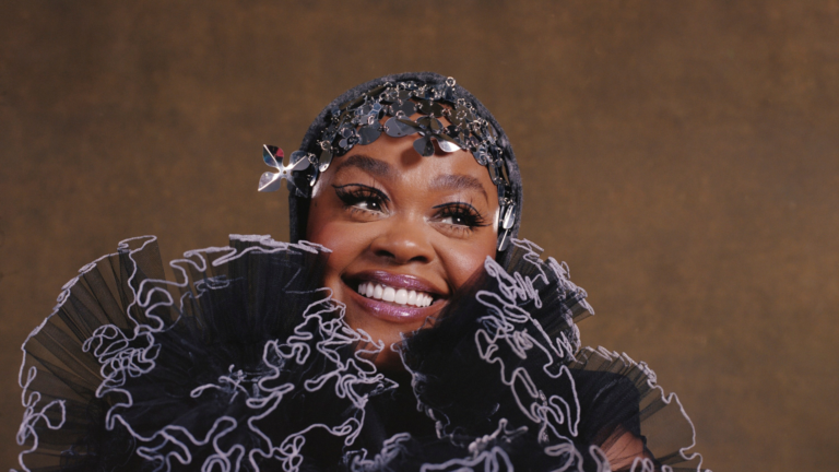 Jill Scott Kicks Off South African Tour with Billboard Hall of Fame Tribute!