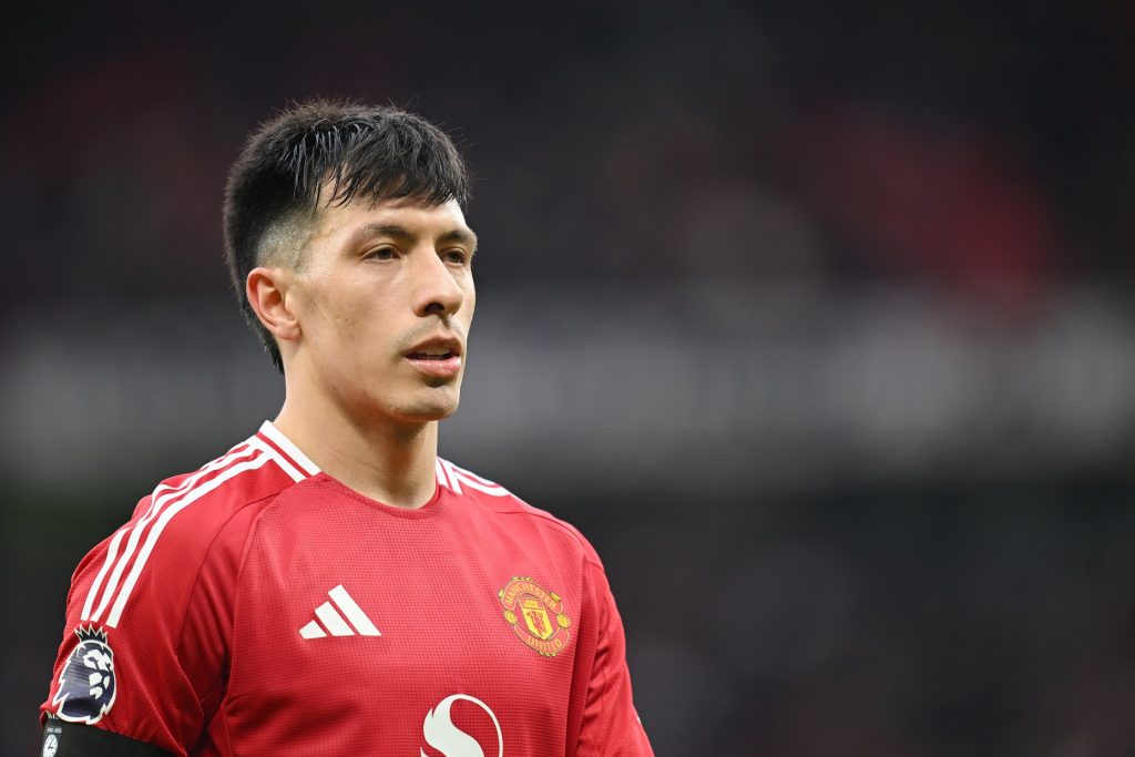 Lisandro Martinez Urges Backup as Manchester United Faces Turmoil