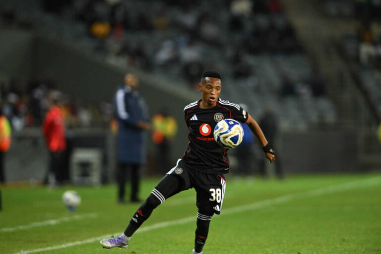 Ouaddou Guards Mofokeng's Future Strategies in Secrecy